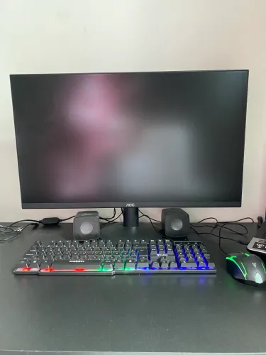 Monitor + Teclado + Mouse + Caixa de som