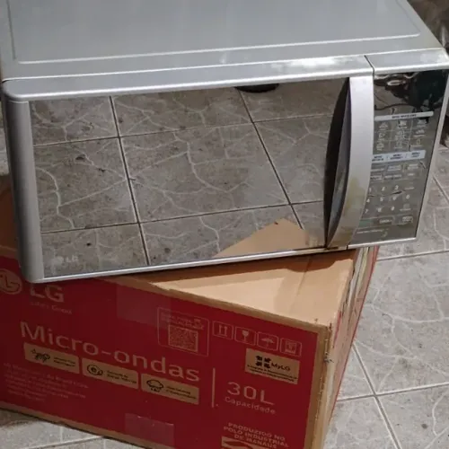 Micro-ondas & Grill LG 220V 30L