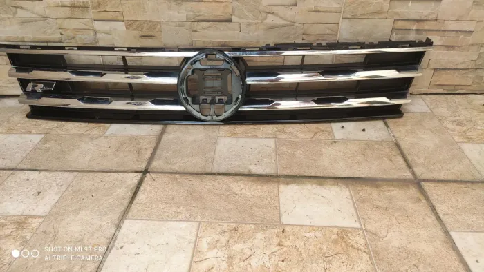 Grade dianteira Tiguan Highline 2020 usada original do jeito que está..!!