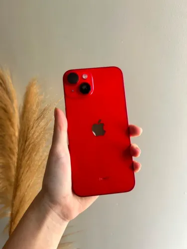 iPhone 14 vermelho