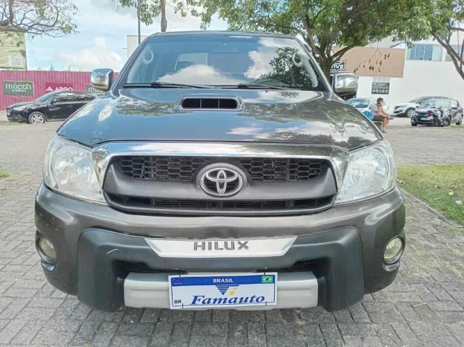 Toyota Hilux CD SRV 4X4 3.0 8V 116cv TB Diesel 2011