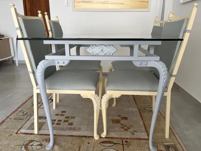 Conjunto Mesa de Jantar de Ferro com Tampo de Vidro Bisotado + 4 Cadeiras