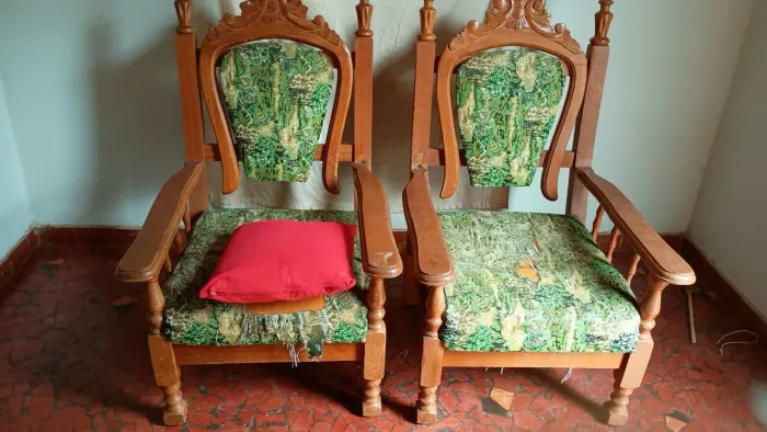 IMPERDÍVEL: Sofá Retro/Relíquia, 6 lugares !
