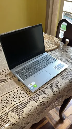 Notebook i5 ideapad com placa de vídeo