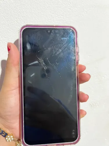 Samsung A16 trincado