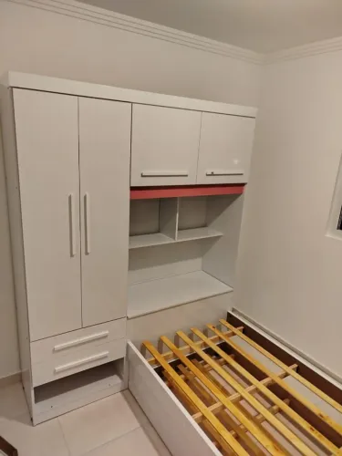 Guarda Roupa com cama e auxiliar
