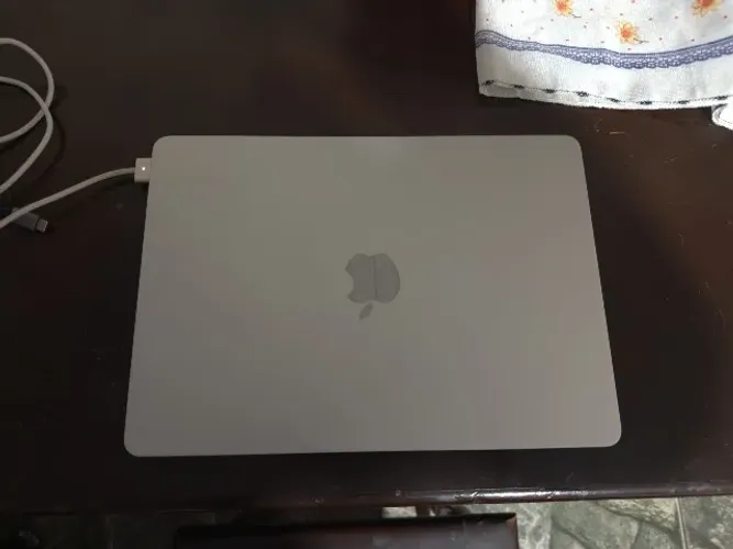 MacBook Air M4 | Estado de Zero | Bateria 100% (Apenas 68 Ciclos!) | Na Garantia