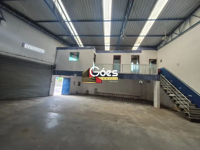 Galpão comercial para aluguel no Jardim Itapeva, em Mauá