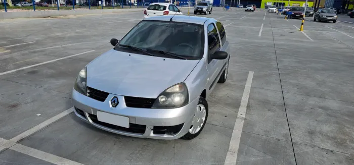 Renault Clio Campus Hi-flex 1.0 16V 3P 2010