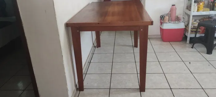 Vendo mesa de madeira 
