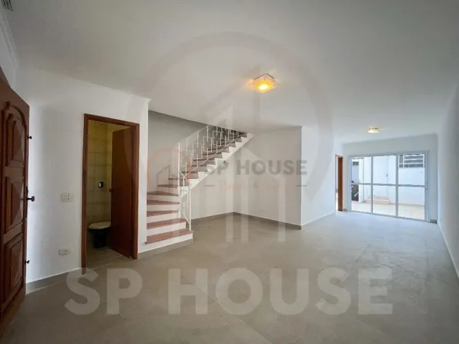 Casa de vila para alugar no Planalto Paulista, 3 quartos, 2 vagas e quintal