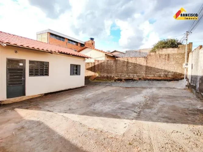 Casa para aluguel, 2 quartos, 2 vagas, Manoel Valinhas - Divinópolis/MG