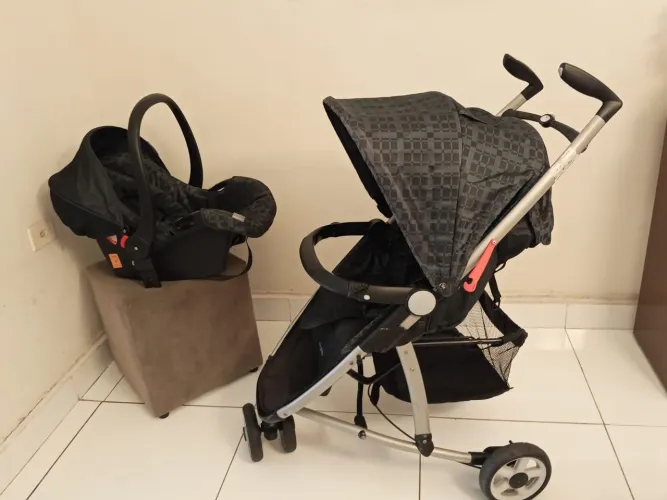Carrinho de bebe passeio e bebê conforto burigotto