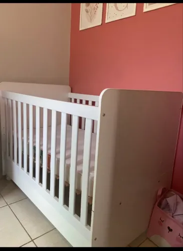Berço MadeiraMadeira Seminovo + Colchão D33 + Mosquiteiro