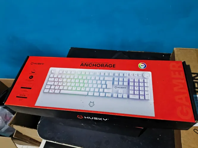 Teclado mecânico husky nunca usado