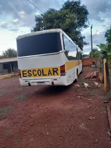 Vendo ônibus rodoviário motor dianteiro com ar condicionado 