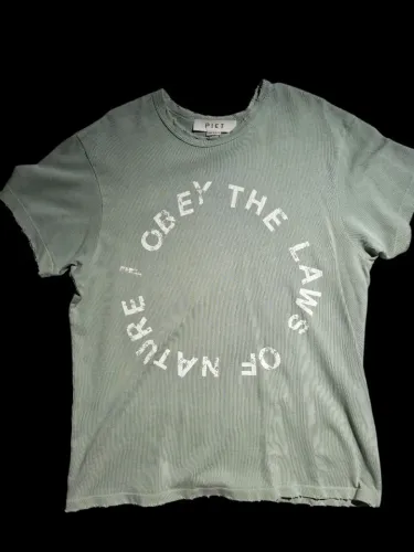 Camiseta piet I obey the laws of nature