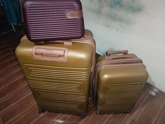 Malas de viagem Prolipopileno 24 e 10 quilos  e uma bolsa de mão 