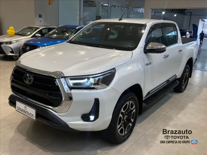 Toyota Hilux CD SRX 4X4 2.8 TDI 16V Diesel Aut. 2025