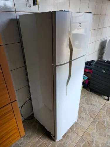 Geladeira Electrolux 260 litros