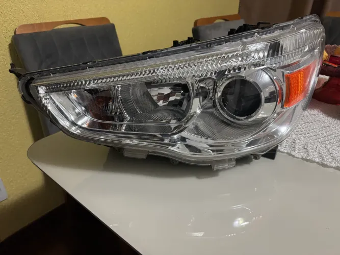 Farol esquerdo Mitsubishi ASX 2015/2016