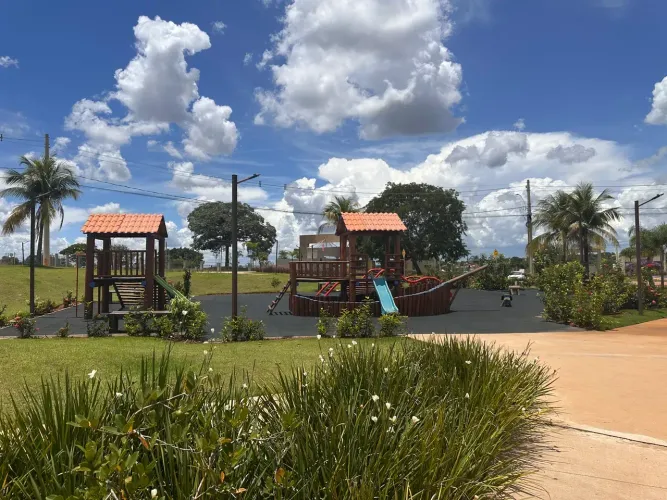 Lote à venda tem 401 metros quadrados em Parqville Quaresmeira - Trindade - GO