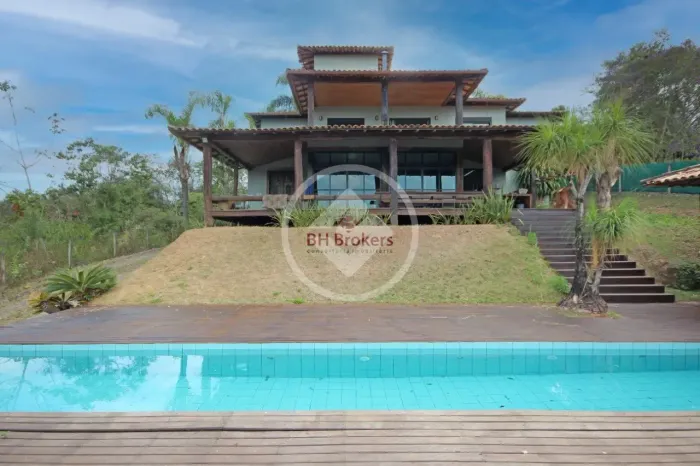 CASA DE 4 QUARTOS EM CONDOMINIO FECHADO PASÁRGADA codigo: 341614
