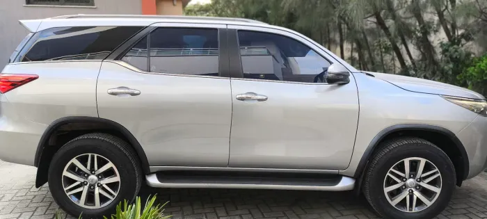 Toyota Hilux SW4 SRX 4X4 2.8 TDI 16V Dies. Aut. 2018
