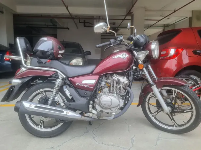 Haojue chopper Road 150 cor vinho baixa quilometragem revisões feitas na suzuki.