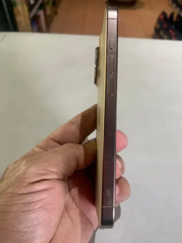 iPhone 16 pro com 512 memória bateria 90% vida