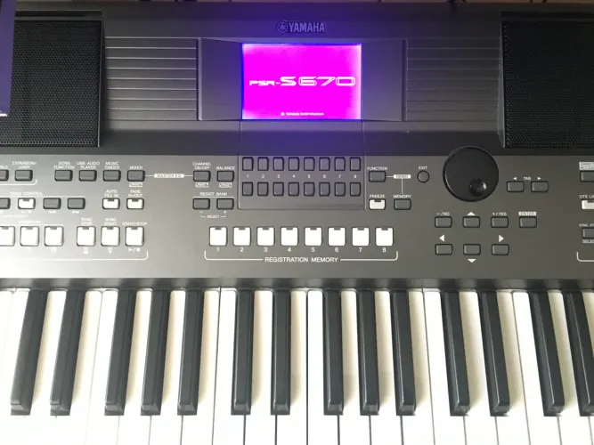 Teclado Arranjador Yamaha PSR 670