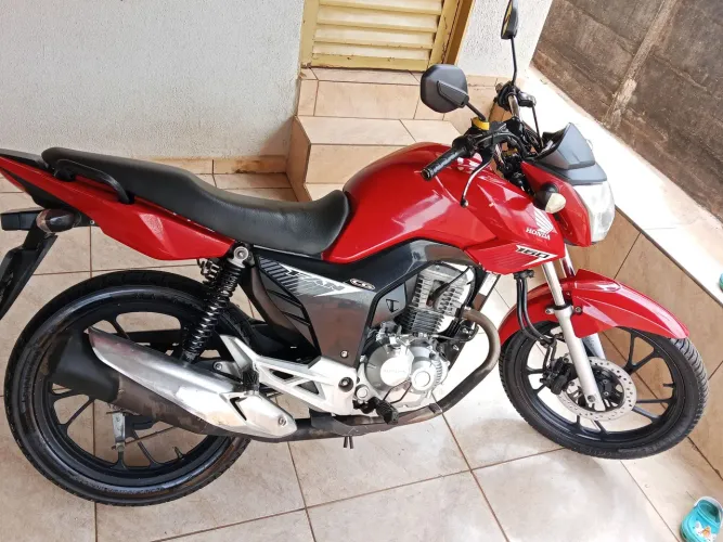Vendo uma moto fan 2019 ,valor 14.500