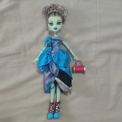 Boneca Monster High Frankie Theadarella