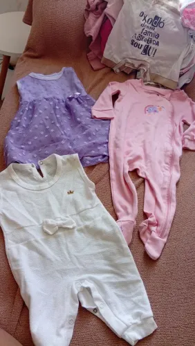 Lote de roupa infantil 0-6 meses 40 peças