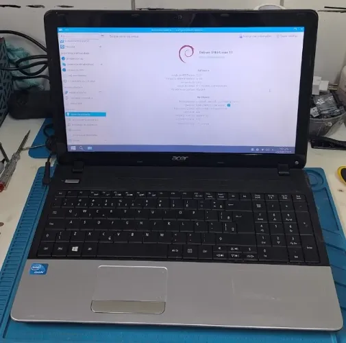 Notebook Acer E1-531 | Celeron 1000M | 4GB RAM | Debian 13