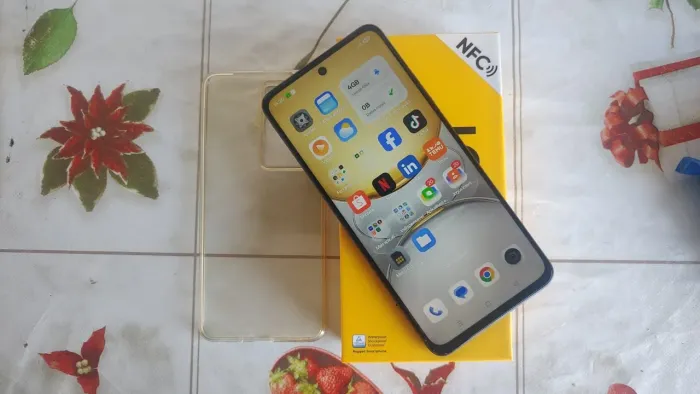 Celular Realme C75 MUITO NOVO 256GB