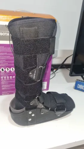 Bota imobilizadora Hidrolight quase nova 