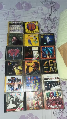 CD?S DE DIVERSOS GÊNEROS MUSICAIS 