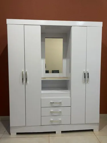 Guarda Roupas, Fogão Cooktop, Ar Condicionado 9000 Btu