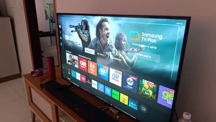 TV Samsung Crystal UHD 4K BU8000 - 43 Polegadas