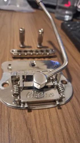 Ponte Tremolo Stetsbar (ñ Bigsby)