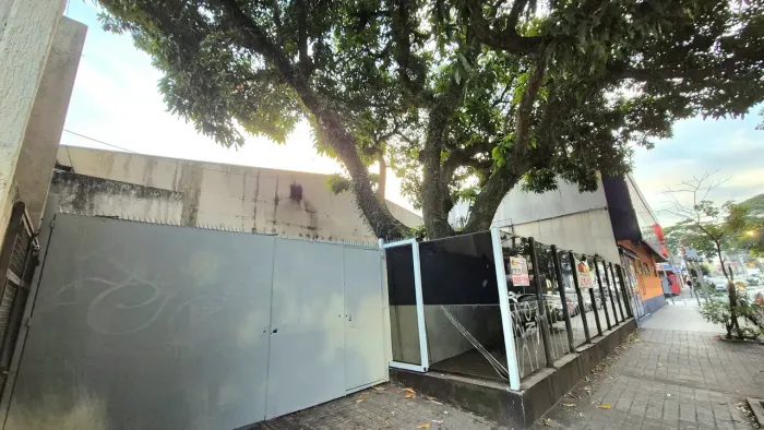 Ponto comercial/Salão para aluguel, possui 688m², por R$30.000/mês no Tatuapé - São Paulo/