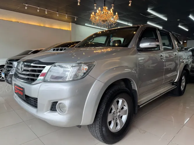 Toyota Hilux CD SRV D4-d 4X4 3.0 TDI Diesel AUT 2012