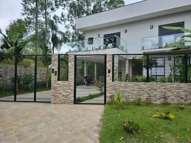 Casa de Alto Padrão à Venda no Capital Ville | 500 m² | 4 Suítes | Terreno de 1.067 m²