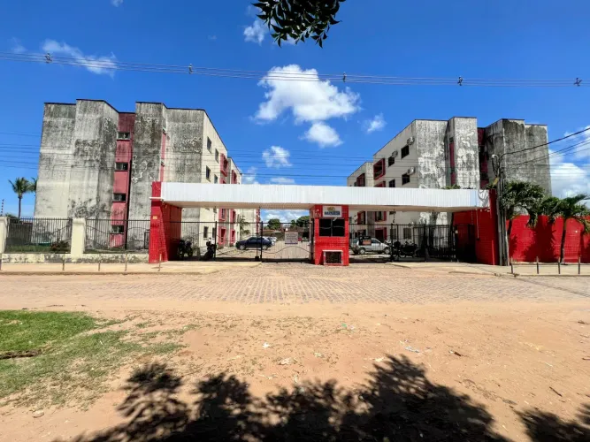 Apartamento térreo condomínio Santana