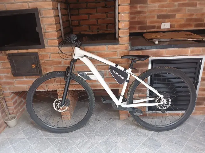 Bicicleta usada com todas as peças da Shimano