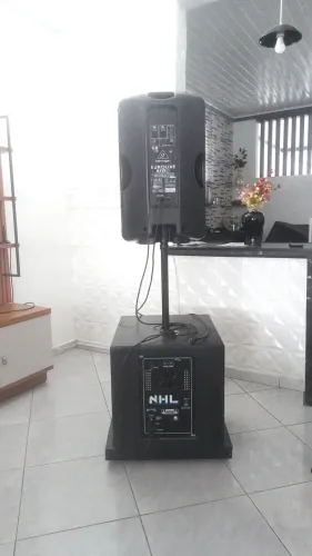 vendo sistema de som pa caixa Behringer eurolive b115 de 1000 w de RMS mais Sub grave NHL