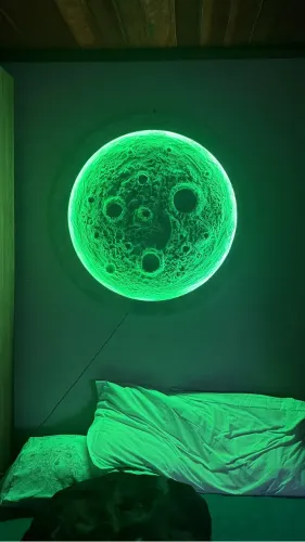 LUA DE PAREDE DECORATIVA LED 90 CM