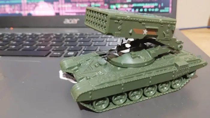 Tanque de guerra verde