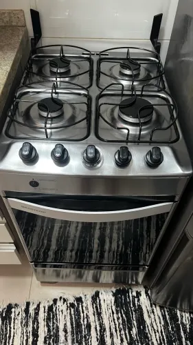 Fogão Brastemp 4 Bocas Inox com Duas Prateleiras com Alturas Ajustáveis - BFO4NBR